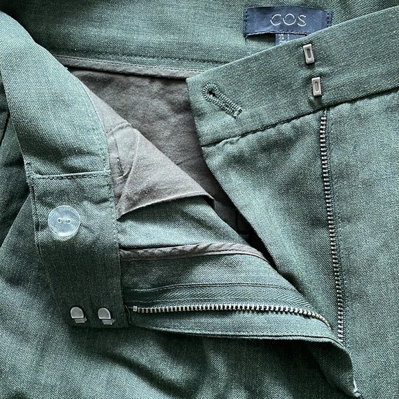 ✨Closet Clearout Flash Sale✨ Cos Cropped Khaki Pants - Picture 7 of 8